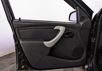 Подержанный автомобиль LADA (ВАЗ) Largus Wagon 2019 года (19 фото)