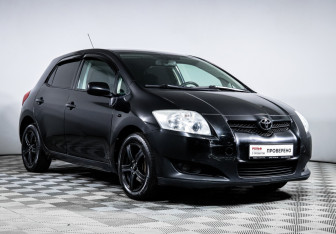Подержанный автомобиль Toyota Auris Hatchback 2007 года (3 фото)