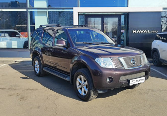 Подержанный автомобиль Nissan Pathfinder 2012 года (3 фото)