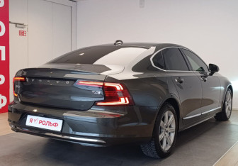 Подержанный автомобиль Volvo S90 2021 года (3 фото)