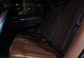 Подержанный автомобиль BMW X5 2017 года (8 фото)