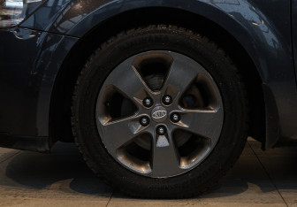 Подержанный автомобиль Kia Ceed Hatchback 2011 года (15 фото)