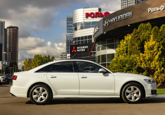 Подержанный автомобиль Audi A6 Sedan 2015 года (3 фото)