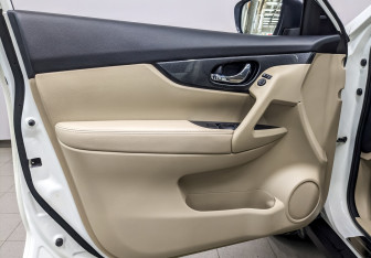 Подержанный автомобиль Nissan X-Trail 2018 года (18 фото)