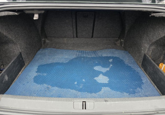 Подержанный автомобиль Volkswagen Passat Sedan 2009 года (16 фото)