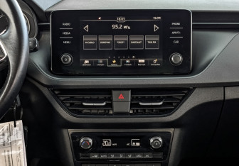Подержанный автомобиль Skoda Rapid Liftback 2020 года (17 фото)