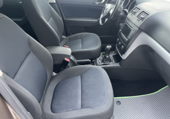 Подержанный автомобиль Skoda Yeti 2011 года (9 фото)