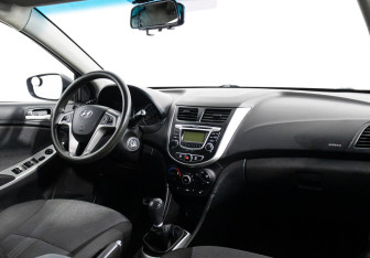 Подержанный автомобиль Hyundai Solaris Sedan 2014 года (5 фото)