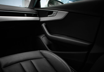 Подержанный автомобиль Audi A4 Sedan 2021 года (23 фото)