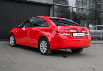 Подержанный автомобиль Chevrolet Cruze Sedan 2012 года (6 фото)