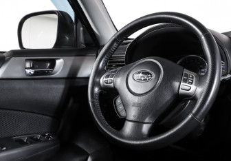 Подержанный автомобиль Subaru Forester Suv 2011 года (13 фото)