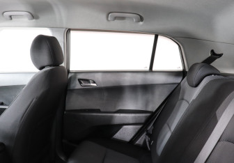 Подержанный автомобиль Hyundai Creta 2016 года (12 фото)