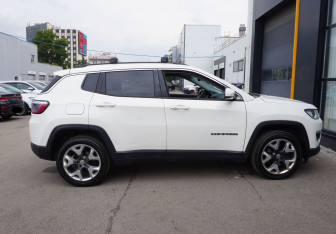 Подержанный автомобиль Jeep Compass 2018 года (4 фото)