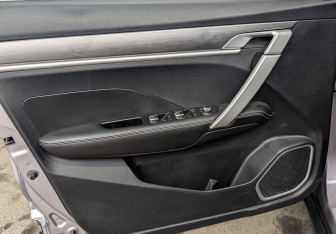 Подержанный автомобиль Geely Coolray 2023 года (19 фото)