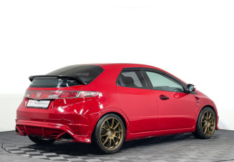 Подержанный автомобиль Honda Civic Hatchback 2008 года (5 фото)