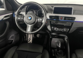 Подержанный автомобиль BMW X1 2021 года (15 фото)