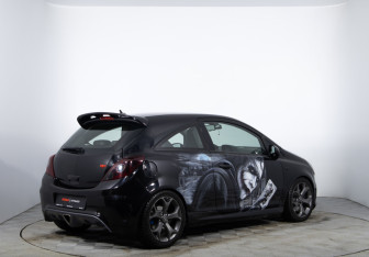 Подержанный автомобиль Opel Corsa OPC 2008 года (5 фото)