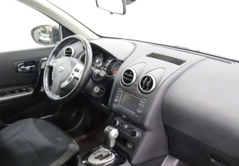 Подержанный автомобиль Nissan Qashqai 2013 года (10 фото)