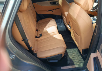 Подержанный автомобиль Jaecoo J8 2024 года (11 фото)