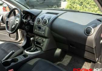 Подержанный автомобиль Nissan Qashqai 2012 года (7 фото)