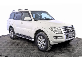 Подержанный автомобиль Mitsubishi Pajero 2018 года (3 фото)