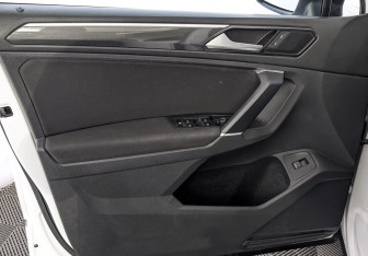 Подержанный автомобиль Volkswagen Tiguan 2018 года (19 фото)
