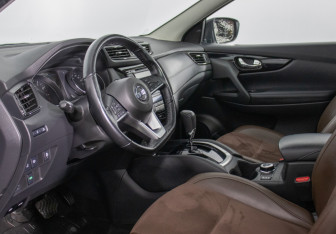 Подержанный автомобиль Nissan Qashqai 2020 года (10 фото)