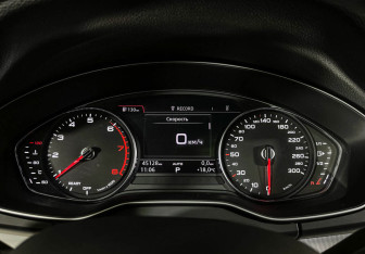 Подержанный автомобиль Audi Q5 2017 года (11 фото)