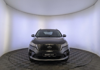 Подержанный автомобиль Kia Sorento 2019 года (2 фото)