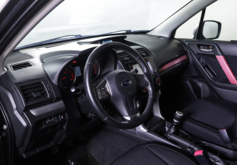 Подержанный автомобиль Subaru Forester Suv 2012 года (15 фото)