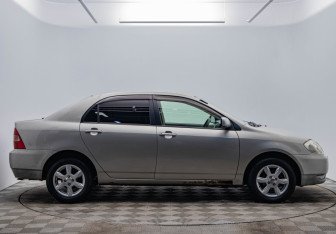 Подержанный автомобиль Toyota Corolla Sedan 2001 года (4 фото)