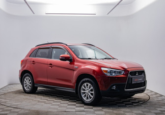 Подержанный автомобиль Mitsubishi ASX 2012 года (3 фото)
