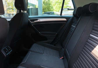 Подержанный автомобиль Volkswagen Golf Hatchback 2014 года (8 фото)
