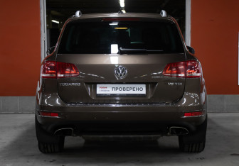 Подержанный автомобиль Volkswagen Touareg 2013 года (6 фото)