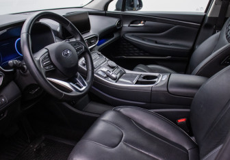 Подержанный автомобиль Hyundai Santa Fe 2021 года (9 фото)