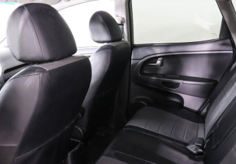 Подержанный автомобиль Kia Venga 2016 года (12 фото)