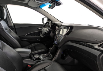 Подержанный автомобиль Hyundai Santa Fe 2012 года (13 фото)