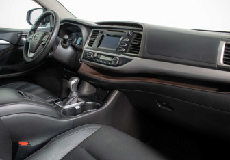 Подержанный автомобиль Toyota Highlander 2014 года (9 фото)