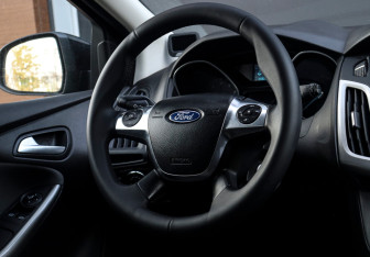 Подержанный автомобиль Ford Focus Hatchback 2012 года (13 фото)