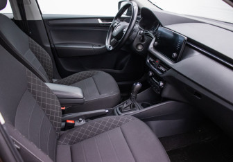 Подержанный автомобиль Skoda Rapid Liftback 2020 года (9 фото)