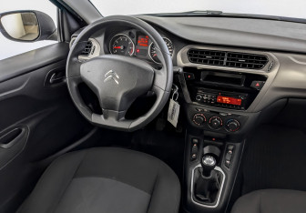 Подержанный автомобиль Citroen C-Elysee 2014 года (26 фото)