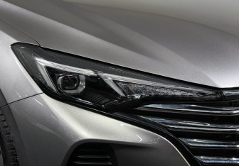 Подержанный автомобиль Changan Eado Plus 2023 года (15 фото)