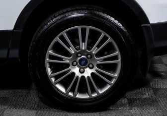 Подержанный автомобиль Ford Kuga 2014 года (15 фото)