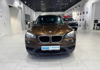 Подержанный автомобиль BMW X1 2013 года (2 фото)