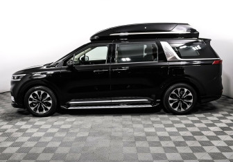 Подержанный автомобиль Kia Carnival 2020 года (3 фото)