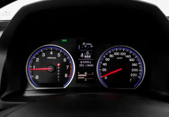 Подержанный автомобиль Honda CR-V 2011 года (12 фото)