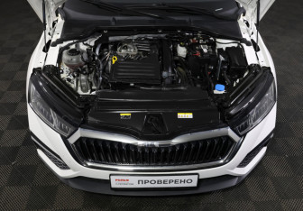 Подержанный автомобиль Skoda Octavia Liftback 2022 года (9 фото)