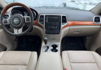 Подержанный автомобиль Jeep Grand Cherokee 2012 года (9 фото)