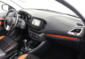 Подержанный автомобиль LADA (ВАЗ) Vesta Wagon 2019 года (10 фото)