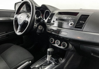 Подержанный автомобиль Mitsubishi Lancer Sedan 2008 года (9 фото)